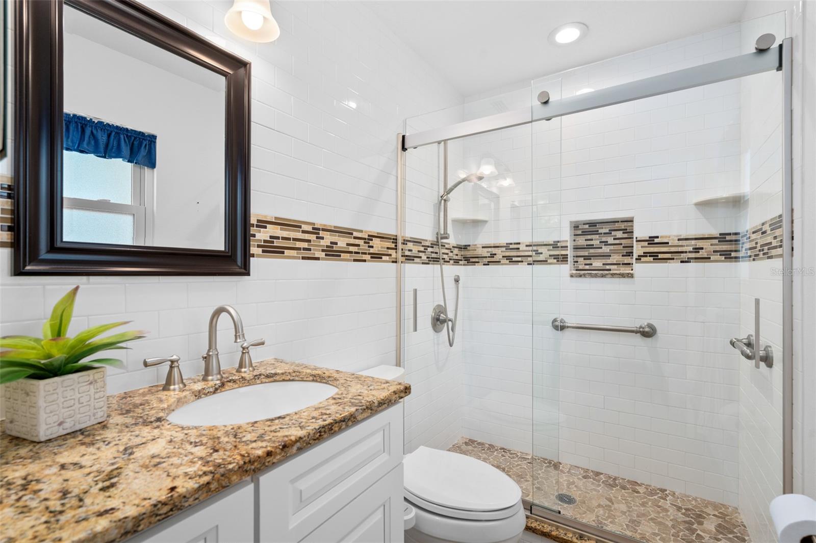 Image 23 of 33 For 476 Homer Avenue