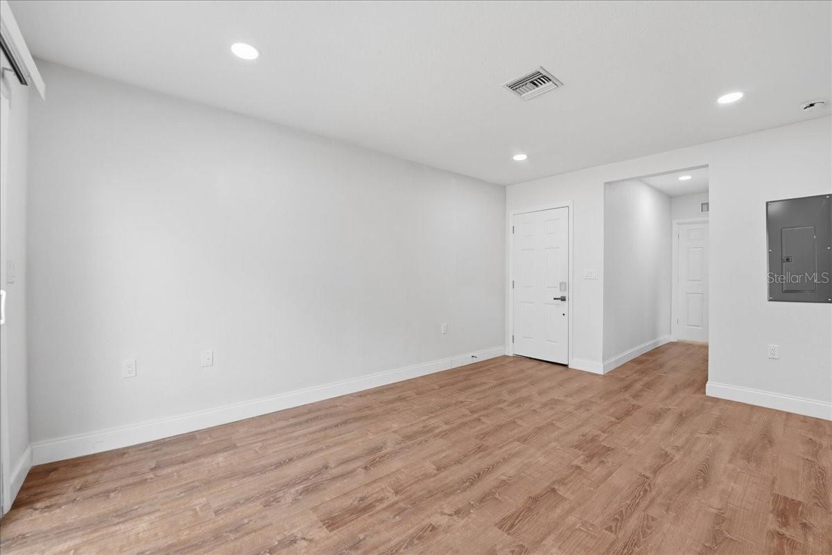 Image 6 of 13 For 2805 Mayer Street