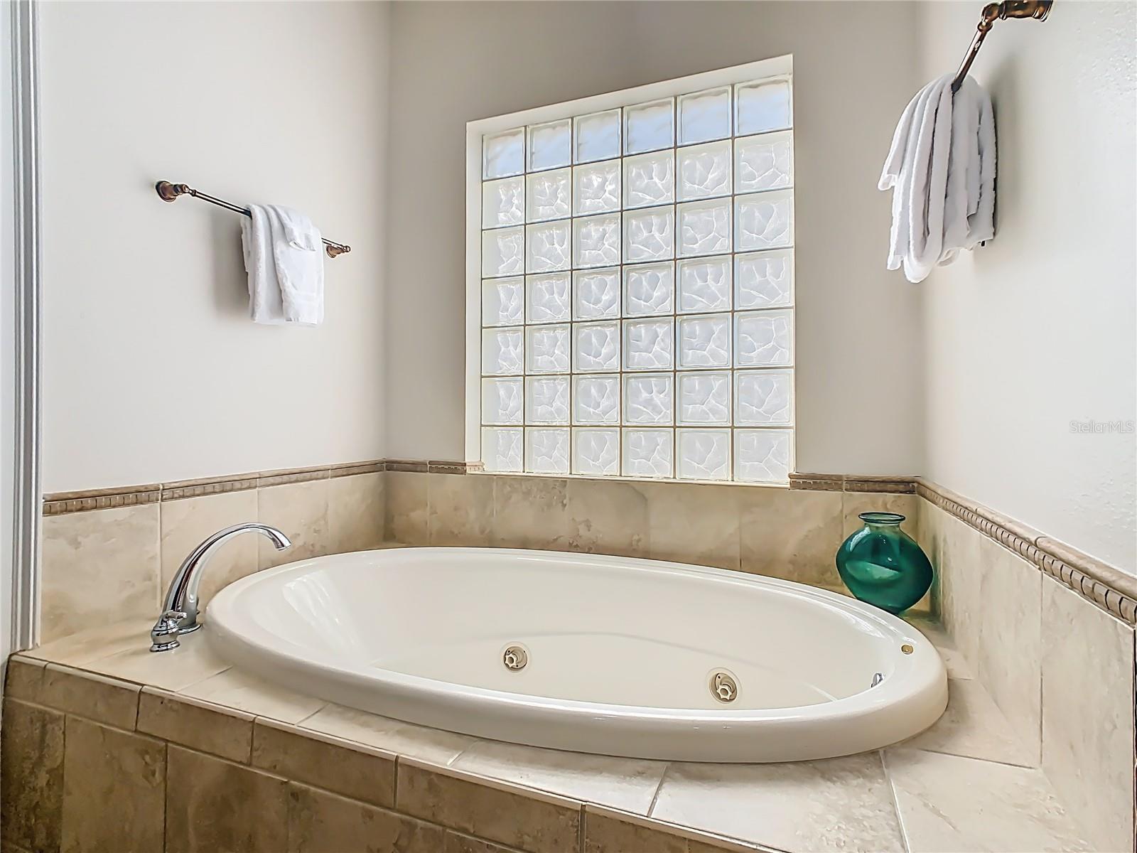 Image 20 of 58 For 535 Muirfield Loop