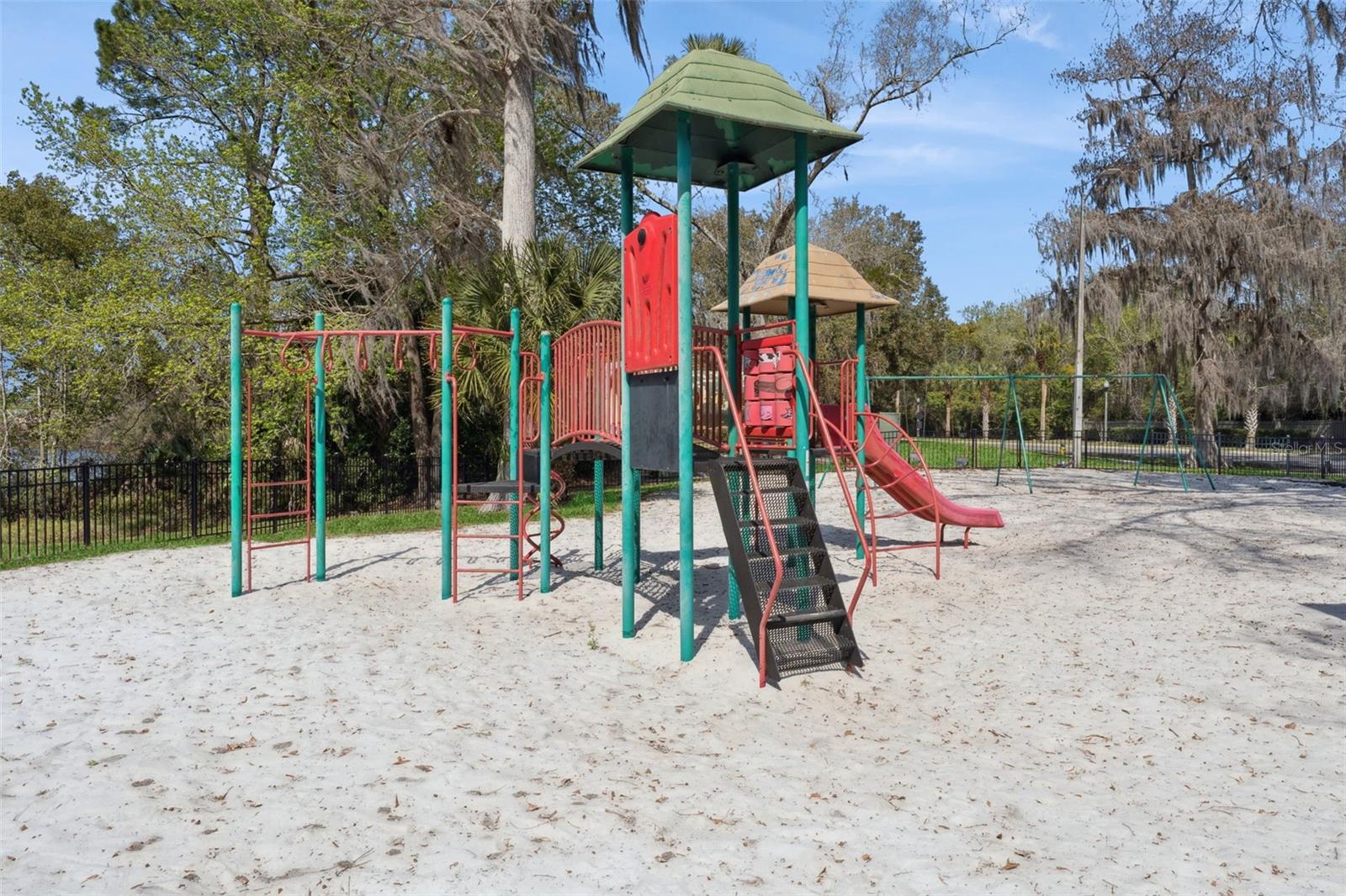 Image 19 of 28 For 429 Sheoah Boulevard 12