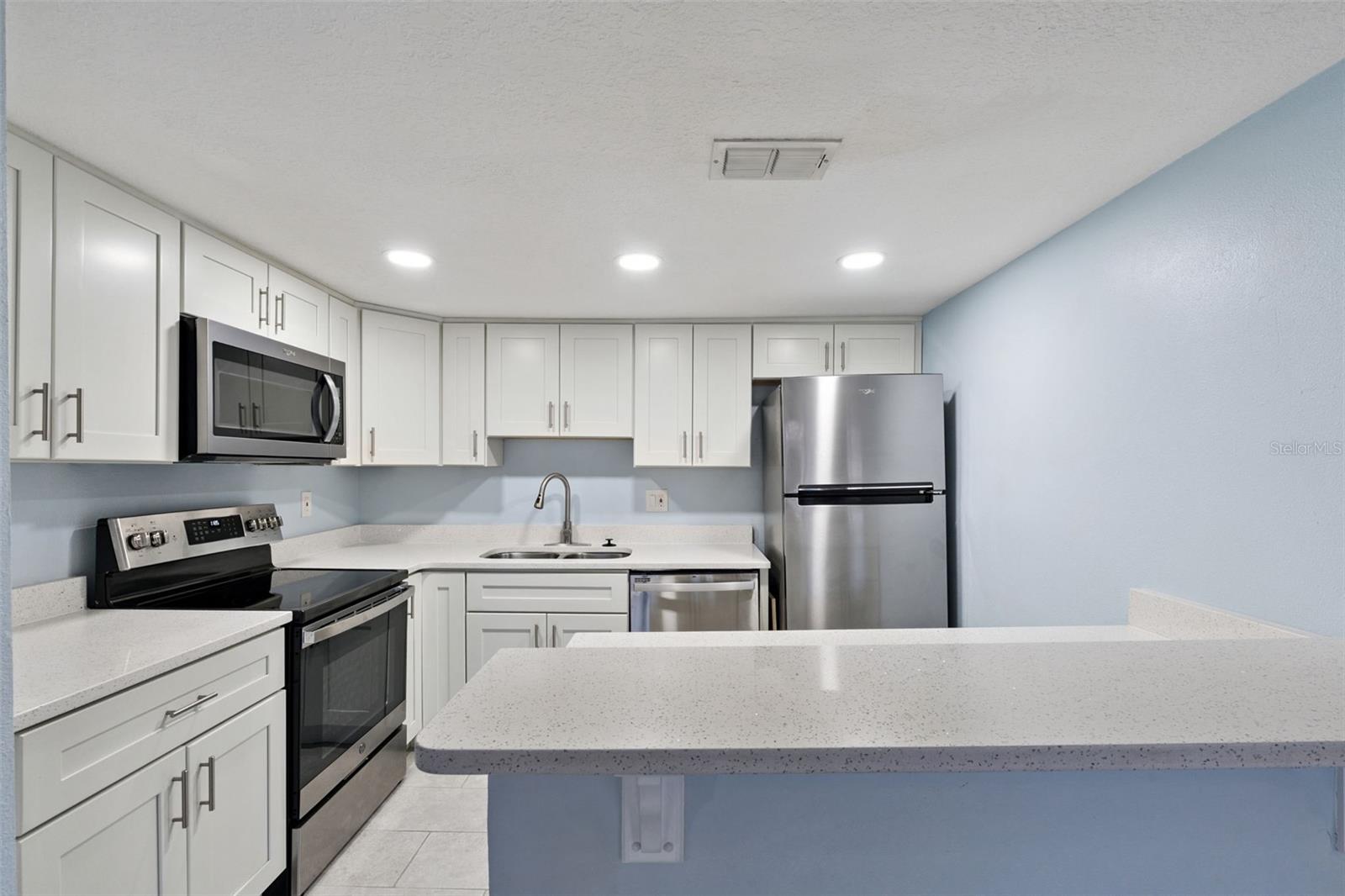 Image 2 of 28 For 429 Sheoah Boulevard 12