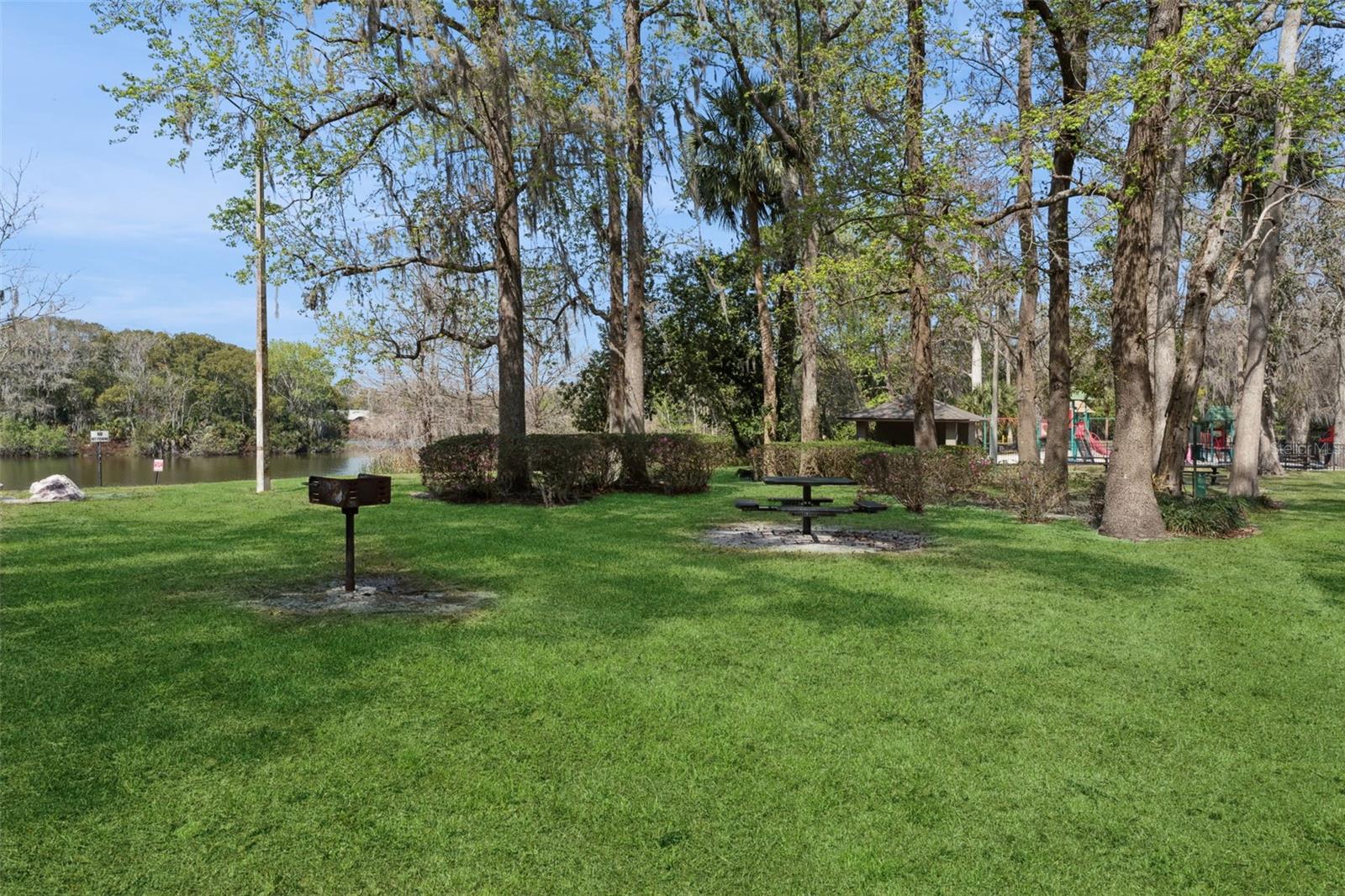 Image 22 of 28 For 429 Sheoah Boulevard 12