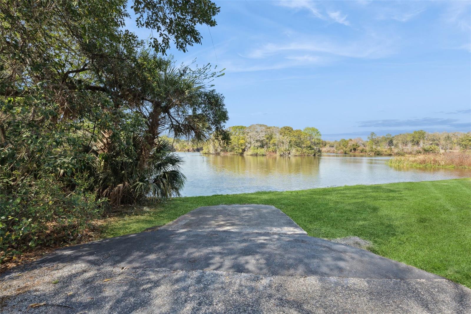 Image 24 of 28 For 429 Sheoah Boulevard 12