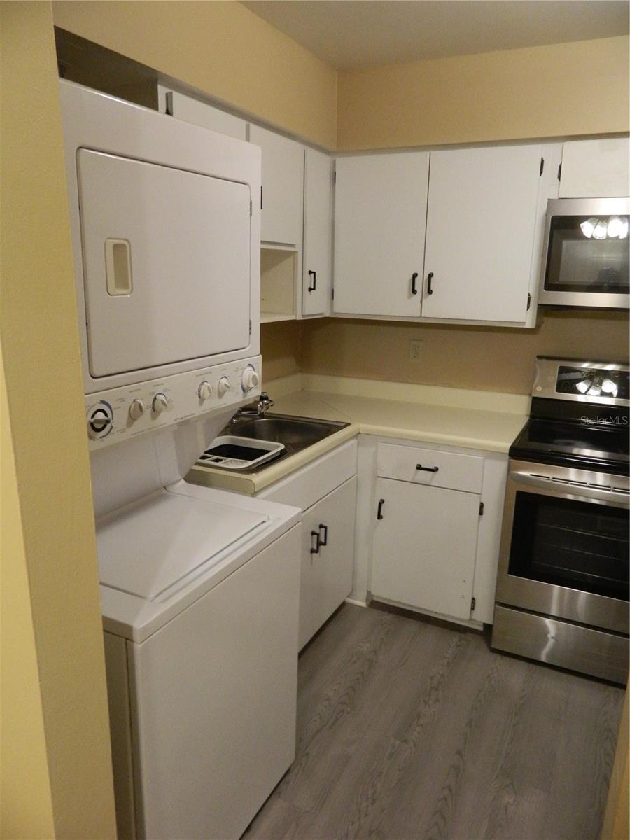 Image 13 of 24 For 302 Cherokee Court G