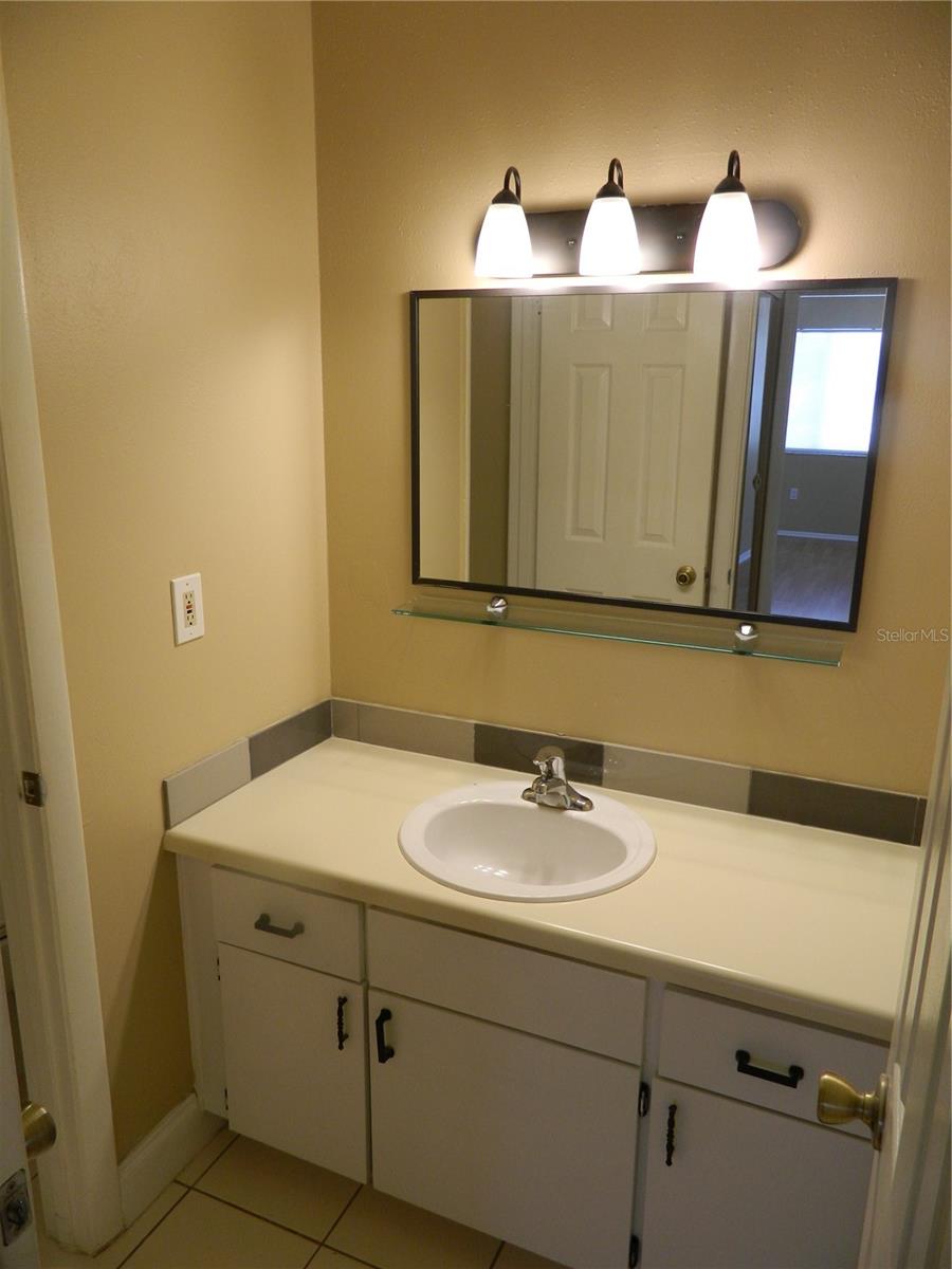 Image 20 of 24 For 302 Cherokee Court G