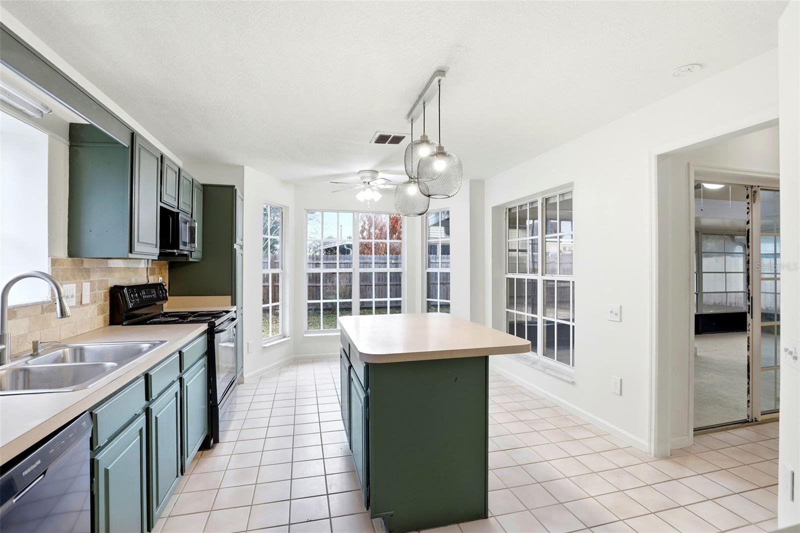 Image 18 of 52 For 3641 Idle Hour Drive