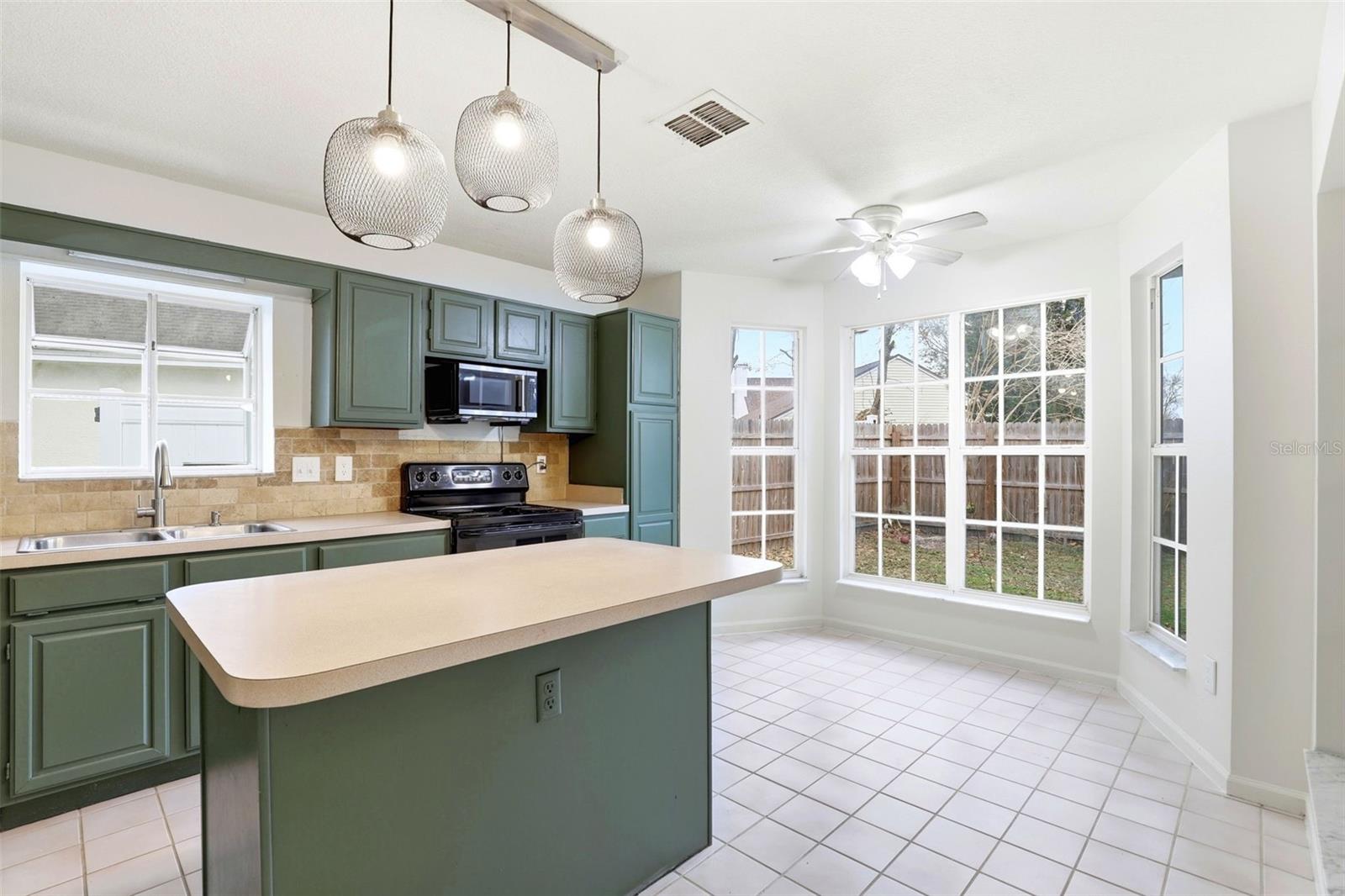 Image 19 of 52 For 3641 Idle Hour Drive