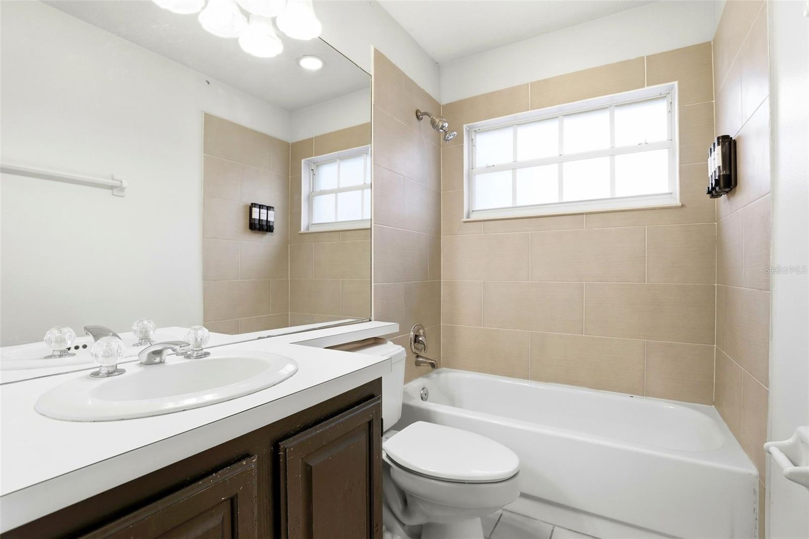 Image 28 of 52 For 3641 Idle Hour Drive