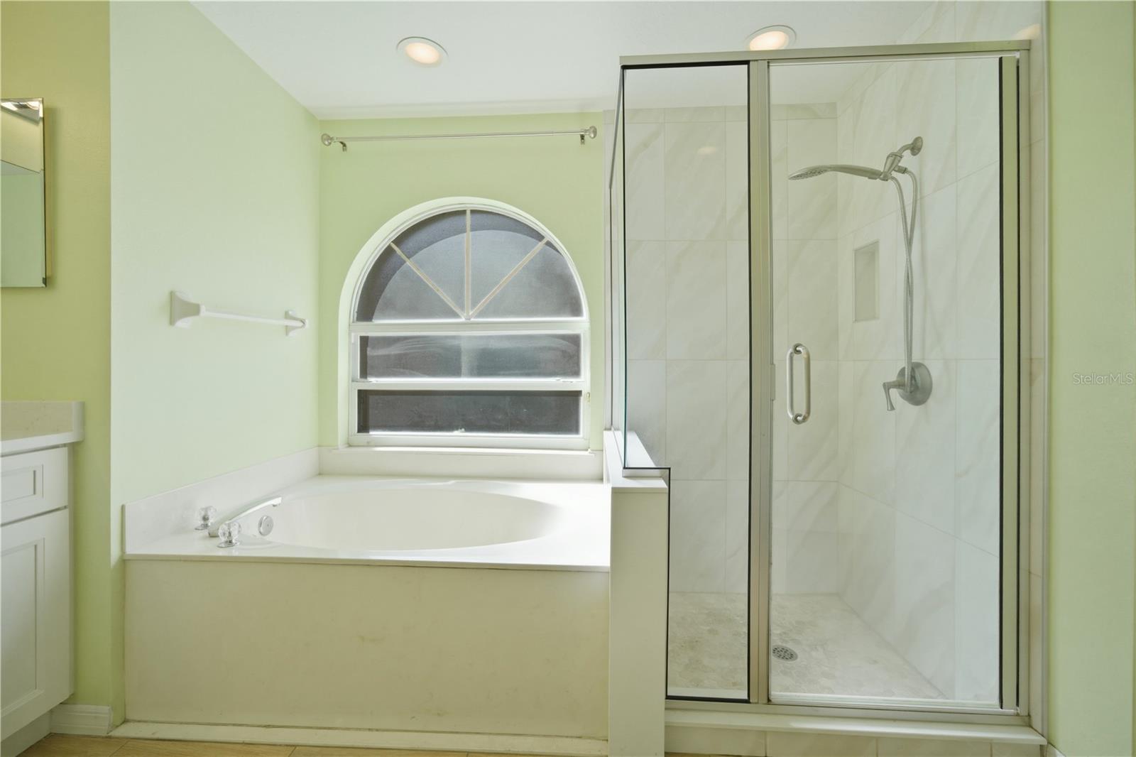 Image 15 of 55 For 632 Blenheim Loop