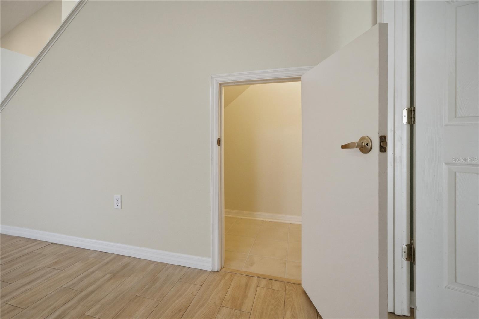 Image 32 of 55 For 632 Blenheim Loop