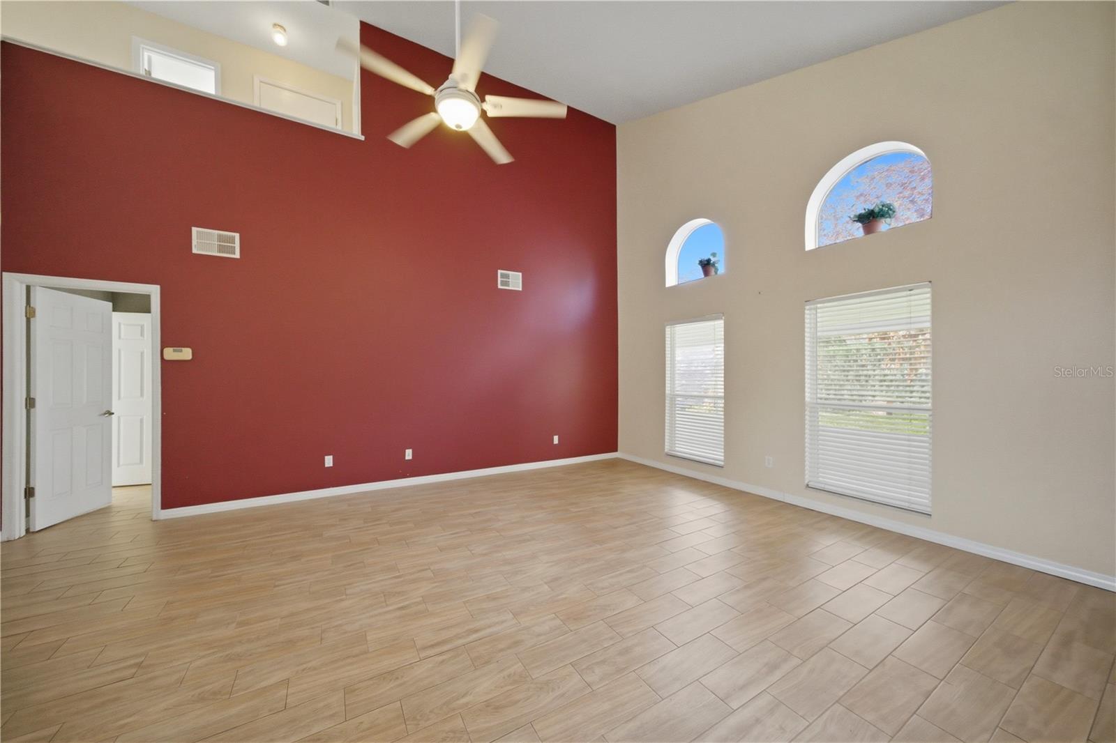 Image 37 of 55 For 632 Blenheim Loop