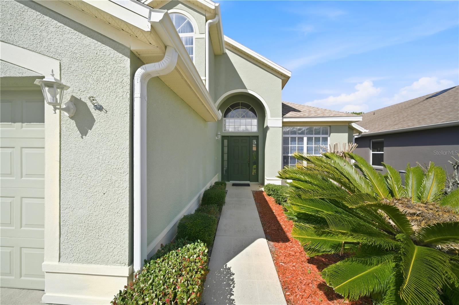 Image 4 of 55 For 632 Blenheim Loop