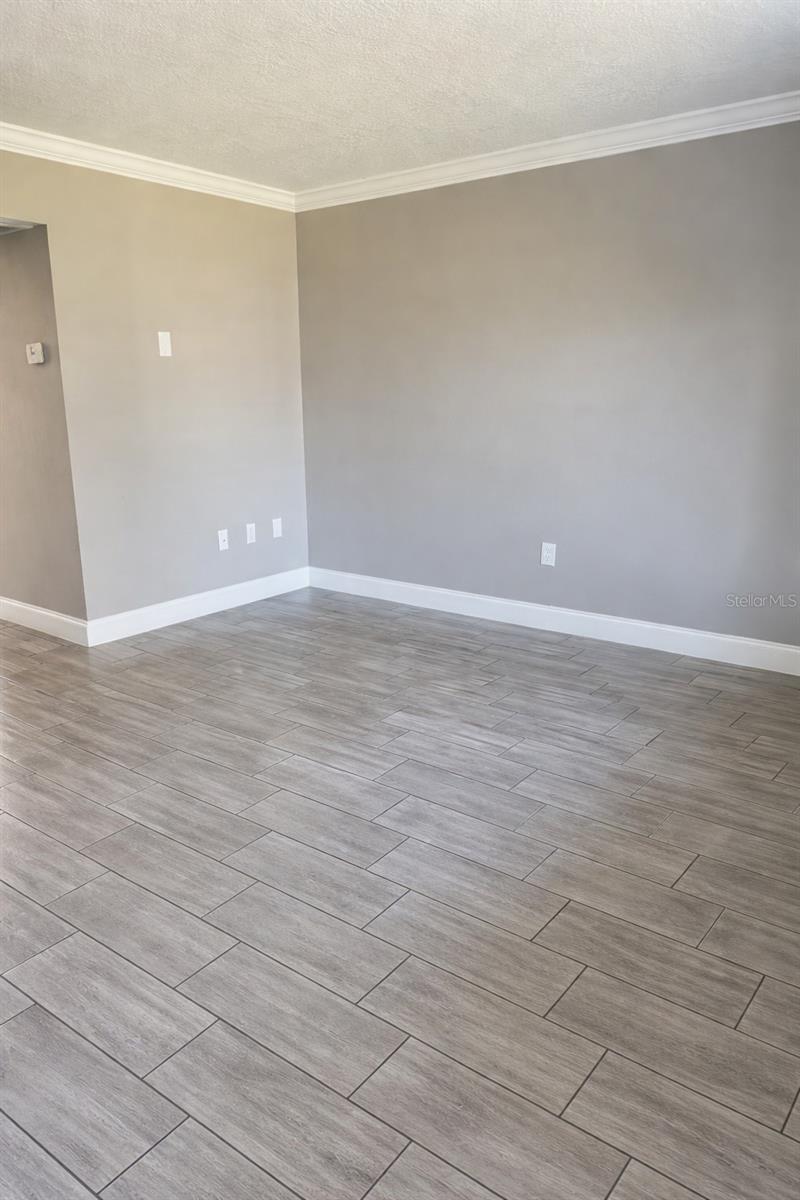 Image 10 of 11 For 129 Blue Point Way 230