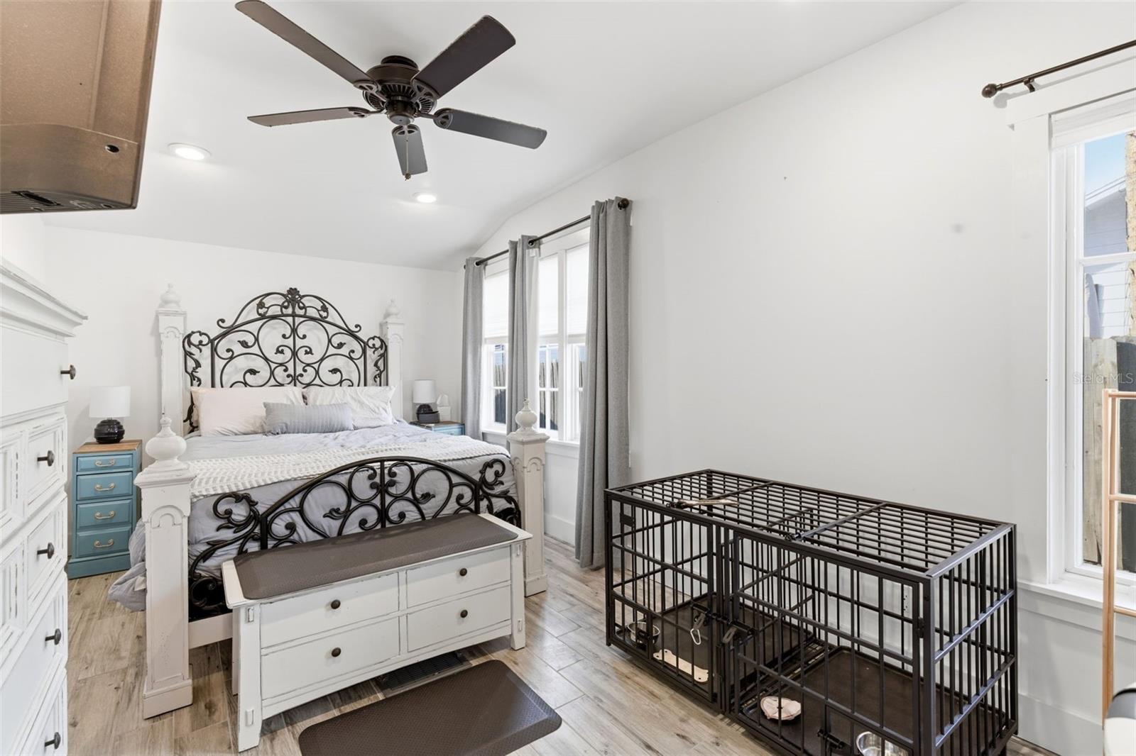 Image 15 of 48 For 301 Oak Avenue