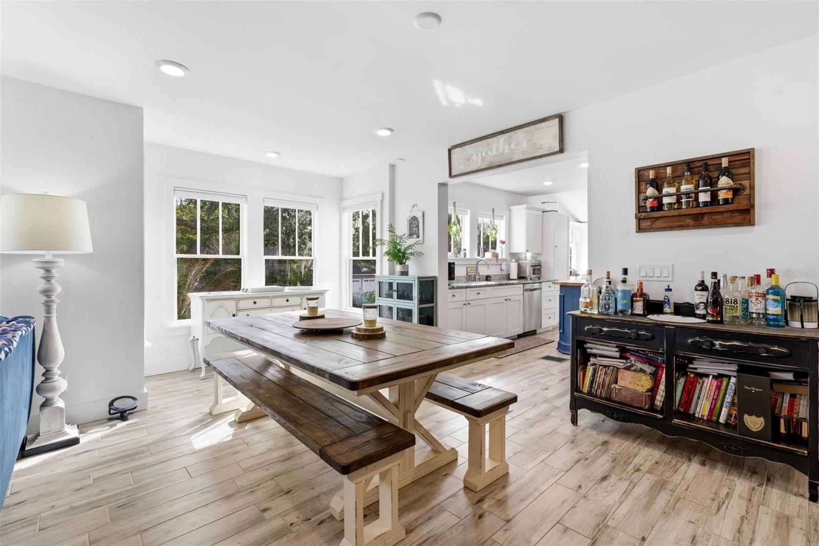 Image 20 of 48 For 301 Oak Avenue