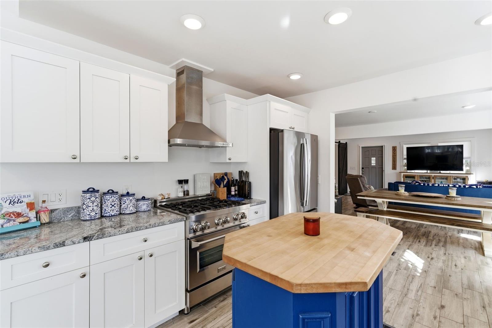 Image 21 of 48 For 301 Oak Avenue