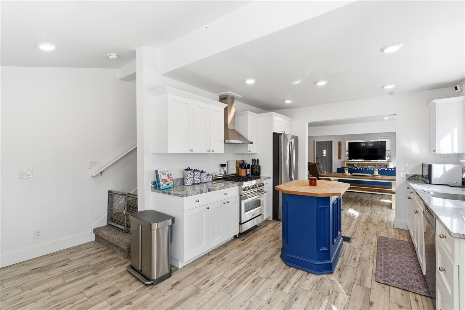 Image 25 of 48 For 301 Oak Avenue