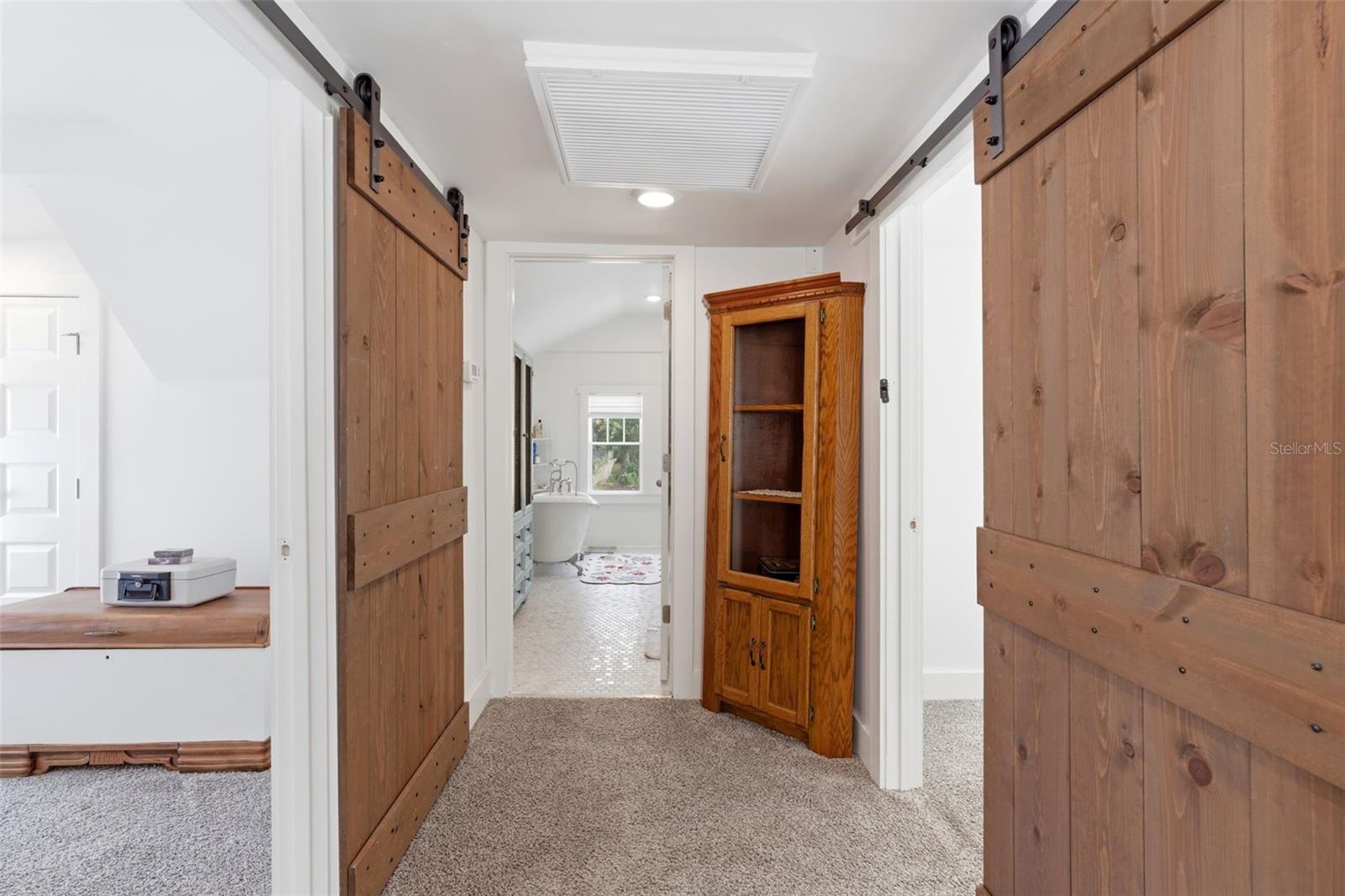 Image 27 of 48 For 301 Oak Avenue