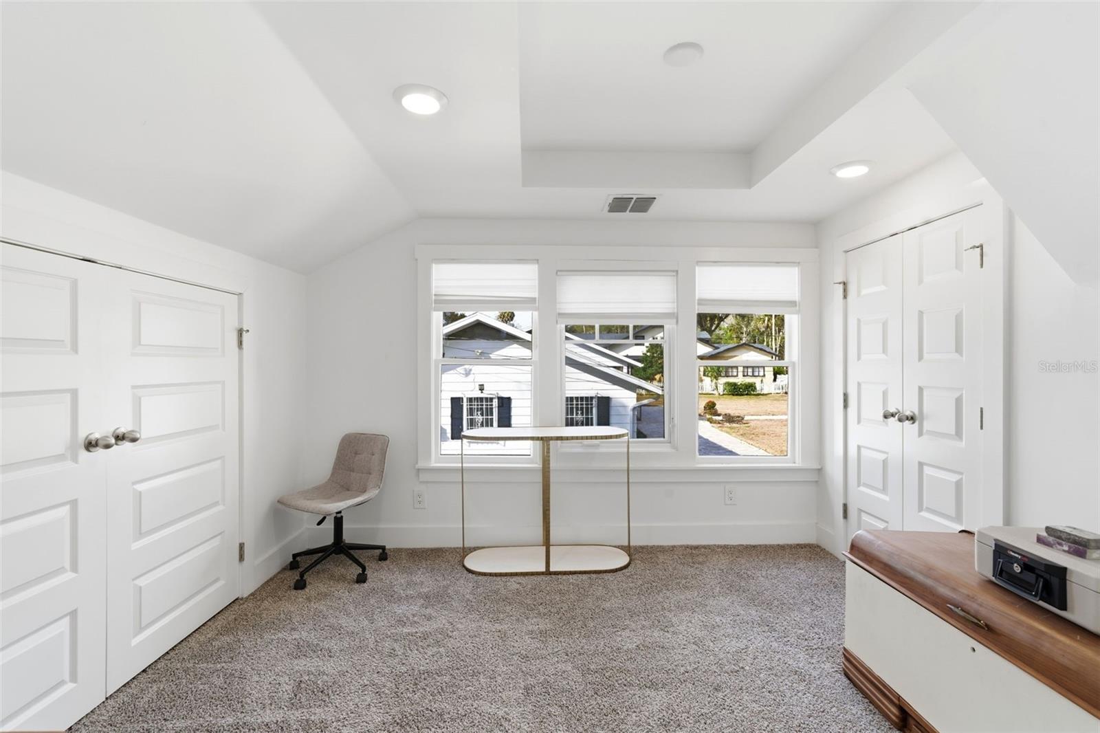 Image 28 of 48 For 301 Oak Avenue