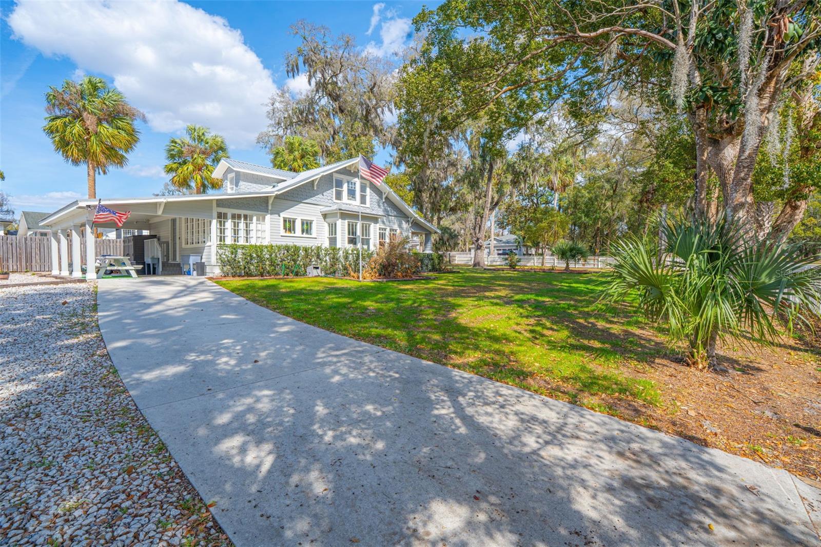 Image 32 of 48 For 301 Oak Avenue