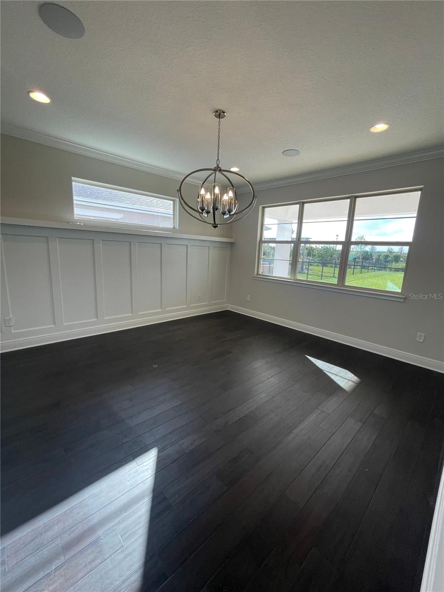 Image 10 of 24 For 6685 Knollwood Street