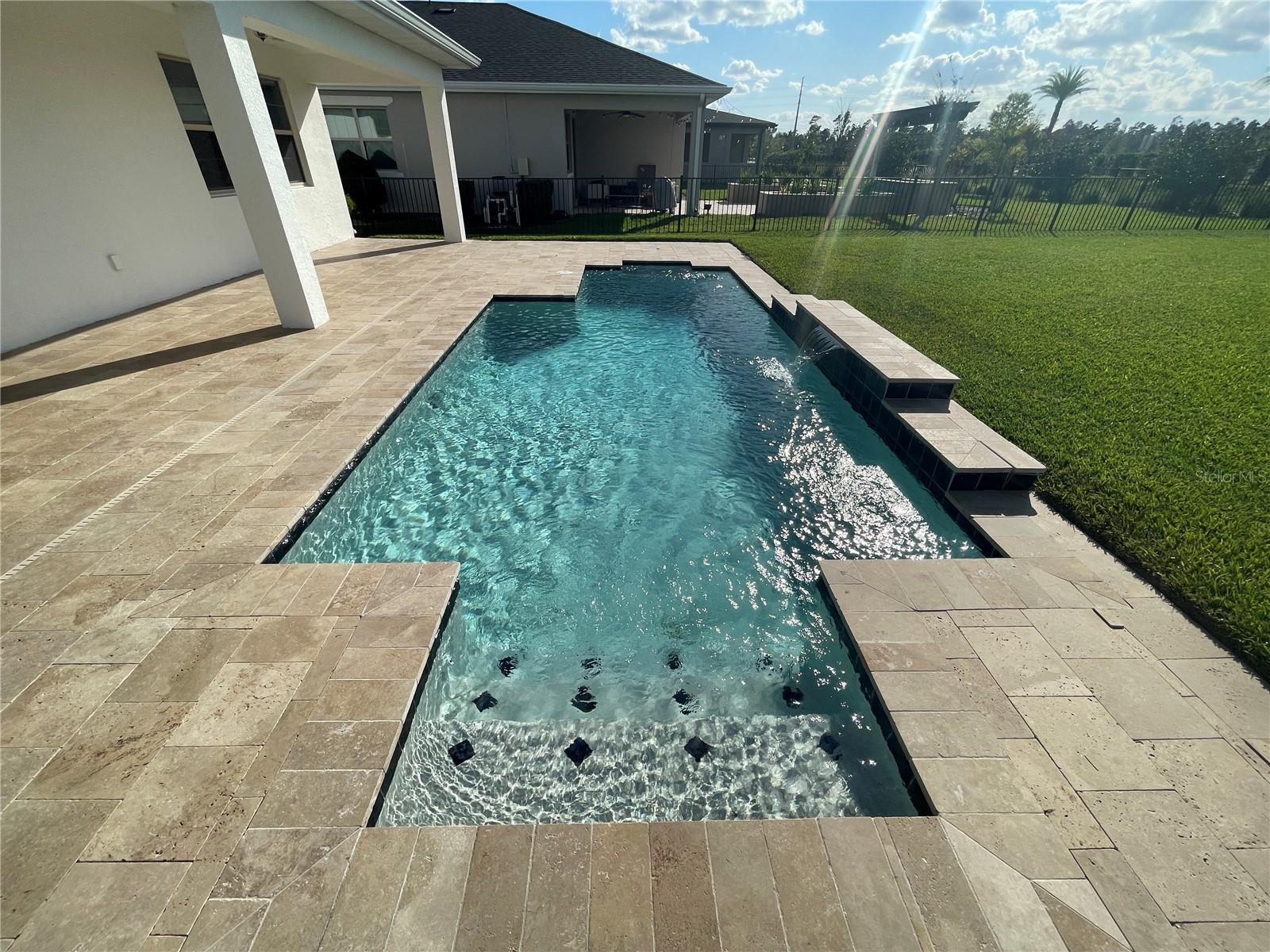 Image 15 of 24 For 6685 Knollwood Street