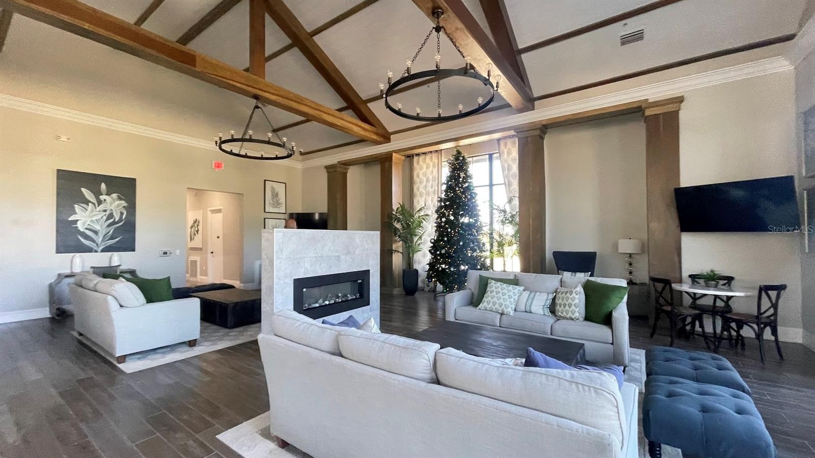 Image 20 of 24 For 6685 Knollwood Street