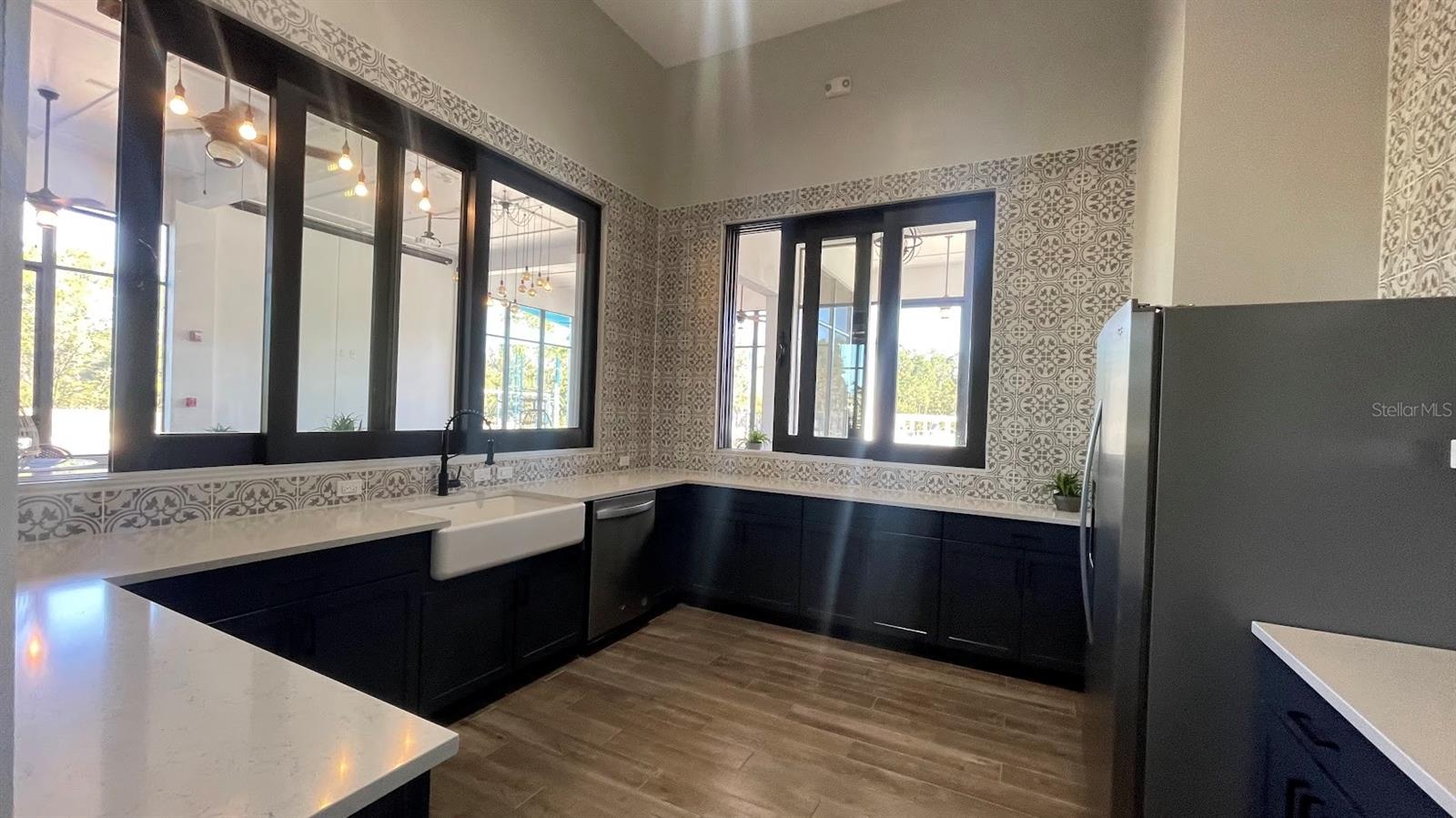 Image 21 of 24 For 6685 Knollwood Street