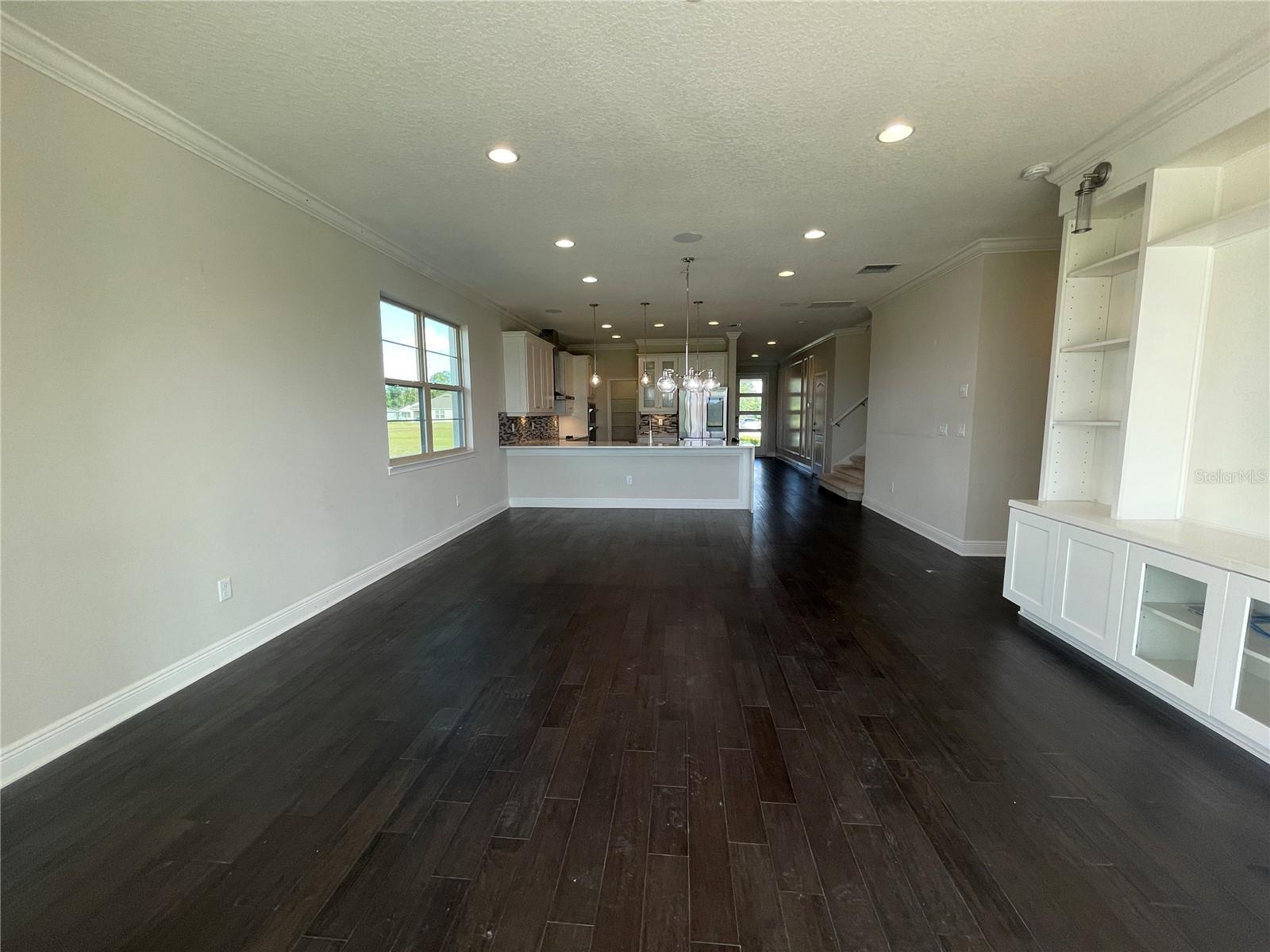 Image 3 of 24 For 6685 Knollwood Street