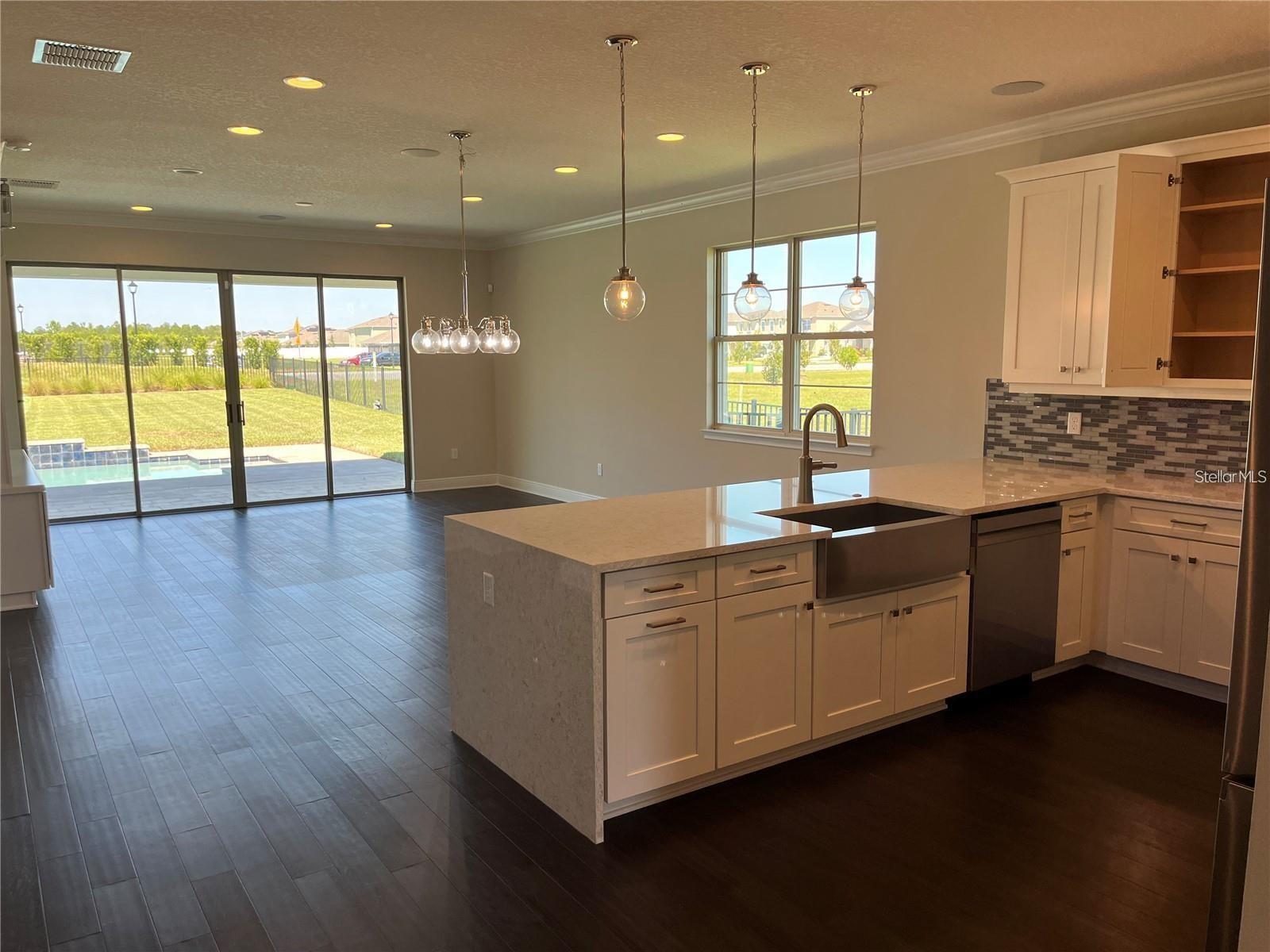 Image 5 of 24 For 6685 Knollwood Street