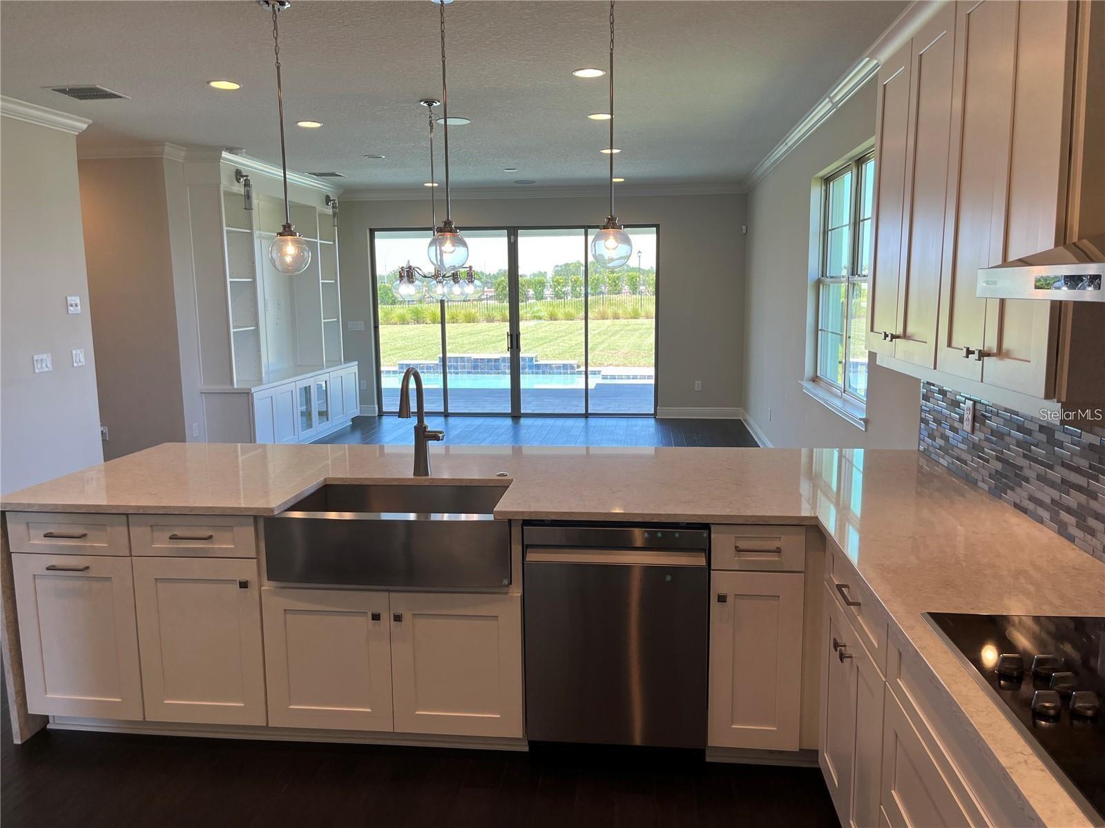 Image 9 of 24 For 6685 Knollwood Street