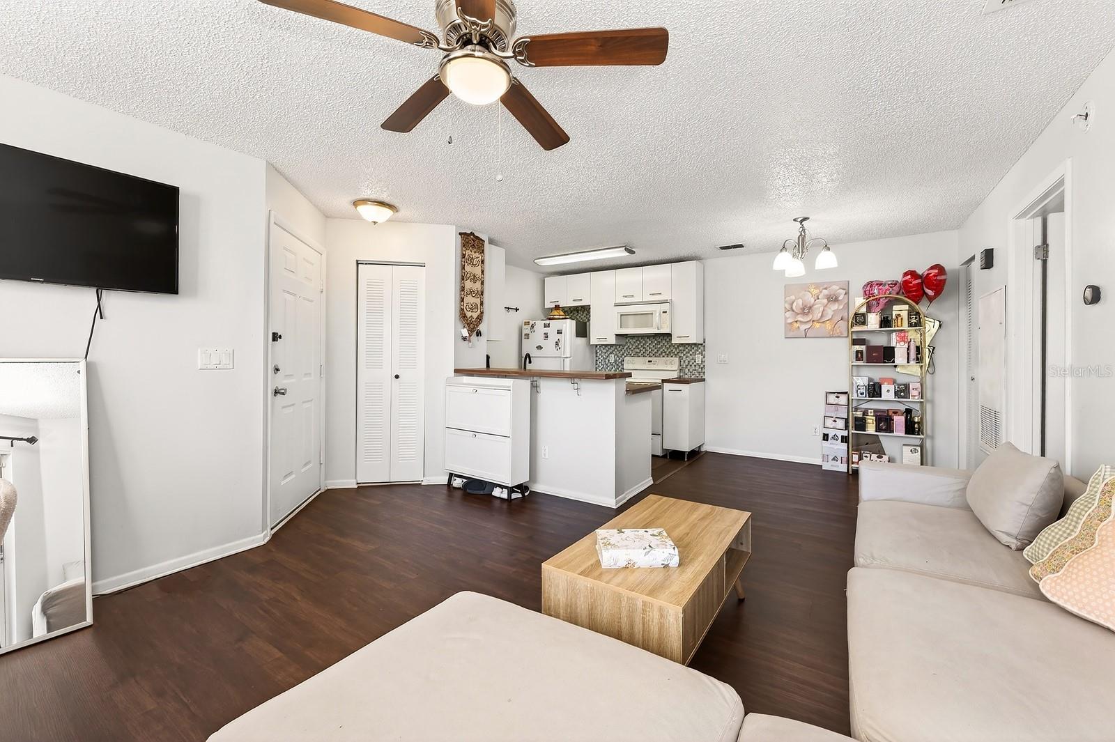 Image 5 of 31 For 2569 Grassy Point Drive 207