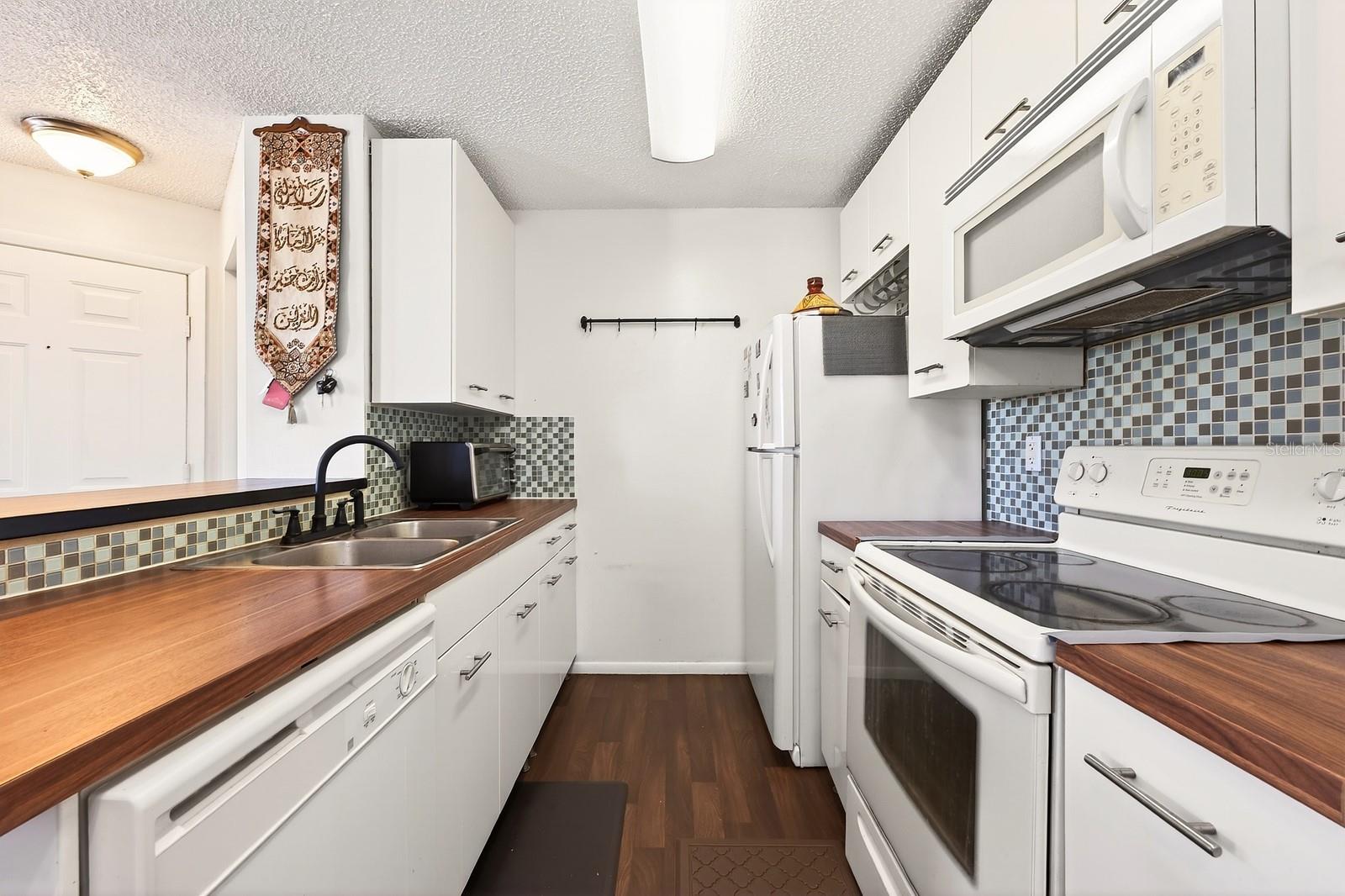 Image 7 of 31 For 2569 Grassy Point Drive 207