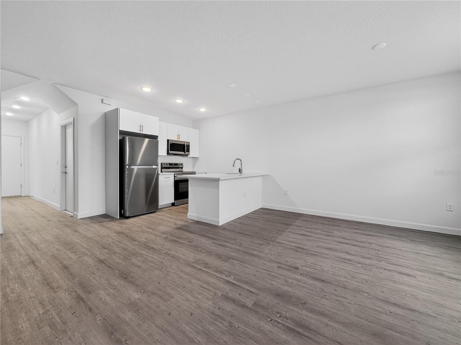 Image 6 of 38 For 612 Trikomo Drive