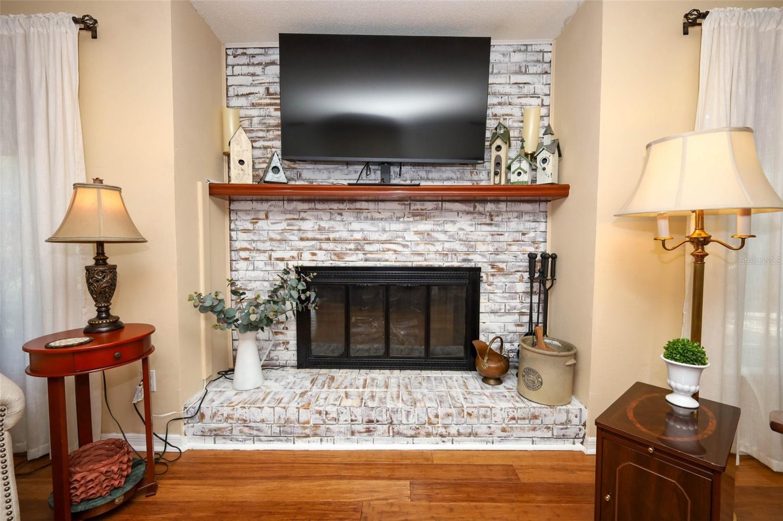 Image 27 of 72 For 1607 Pinar Drive