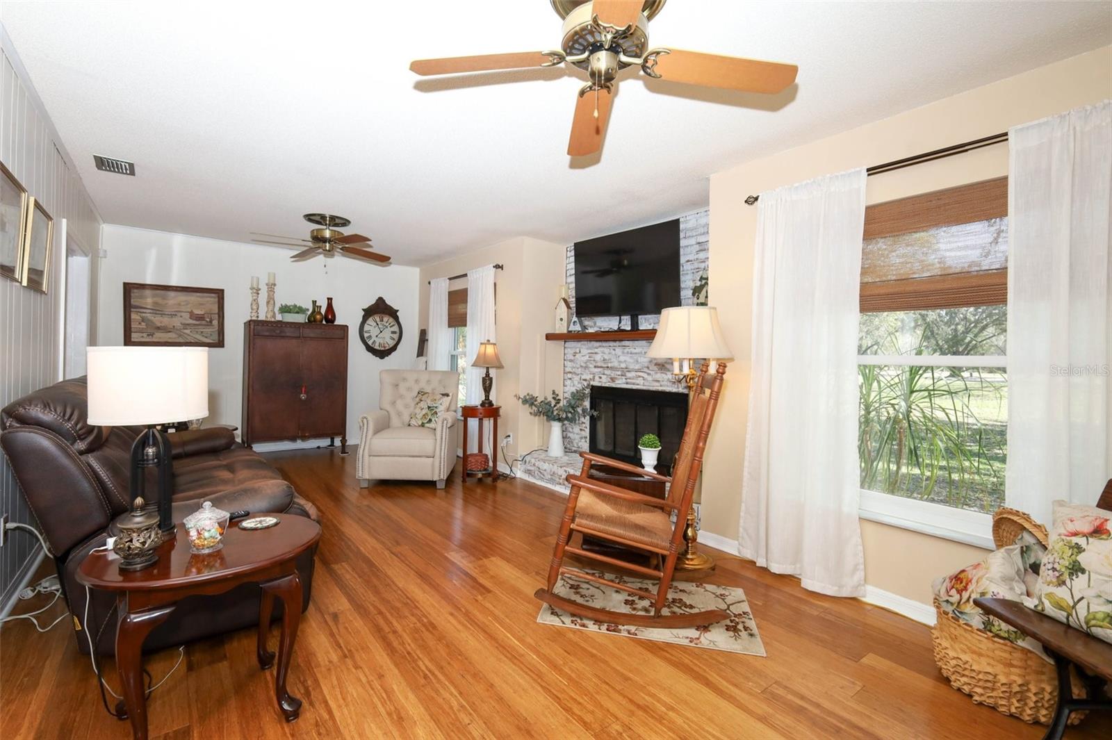 Image 28 of 72 For 1607 Pinar Drive