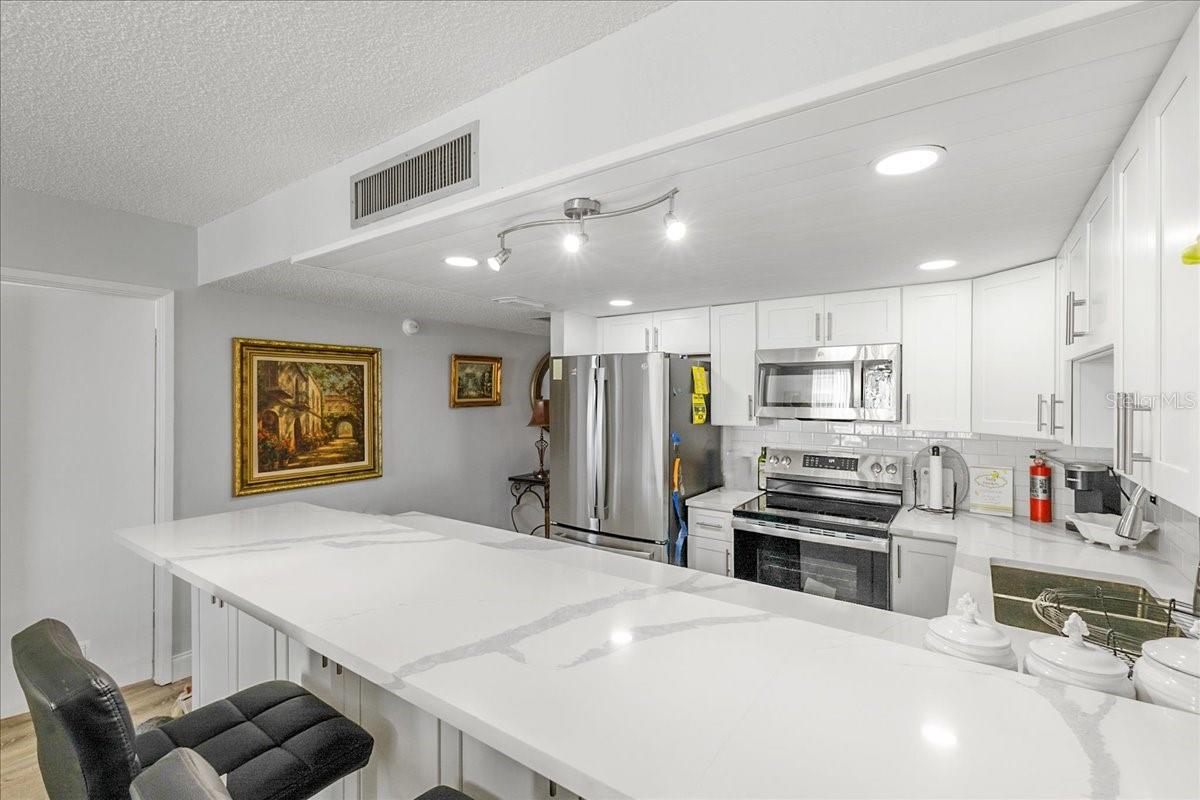 Image 4 of 45 For 2947 Atlantic Avenue 506