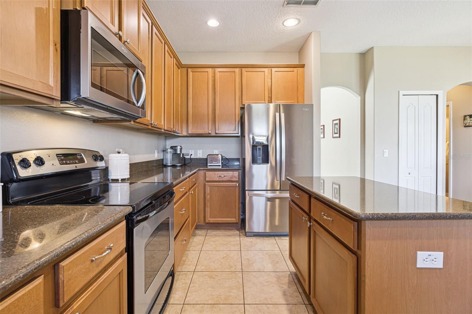 Image 16 of 82 For 2439 Balforn Tower Way