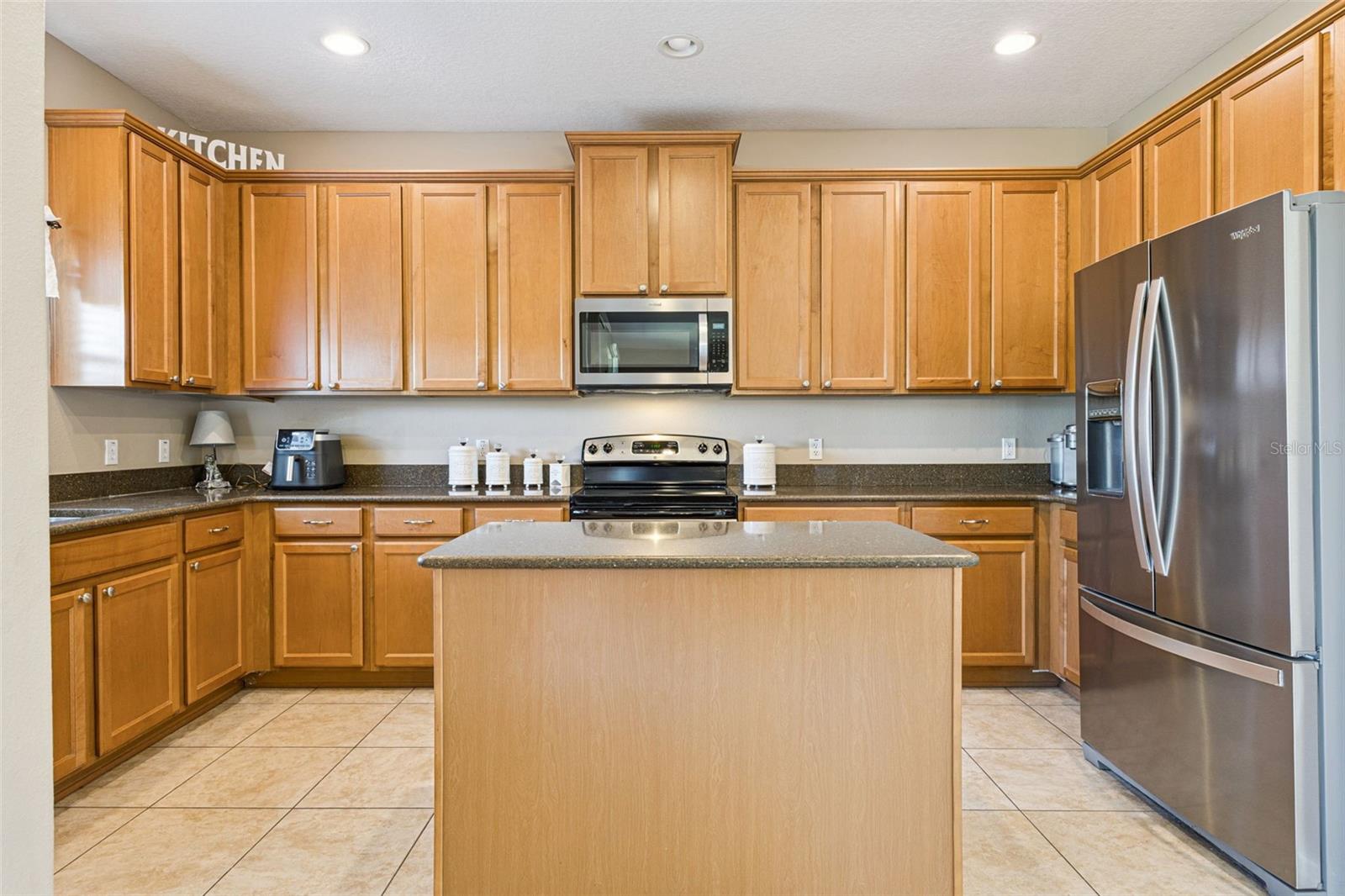 Image 17 of 82 For 2439 Balforn Tower Way