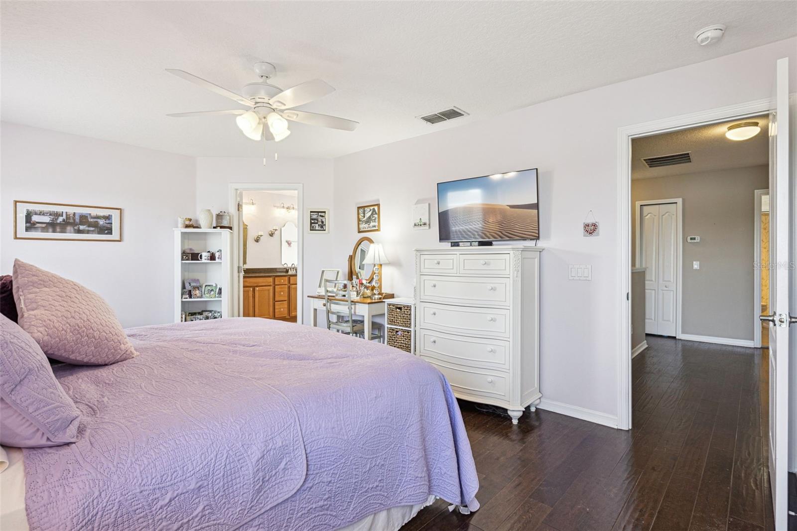 Image 23 of 82 For 2439 Balforn Tower Way