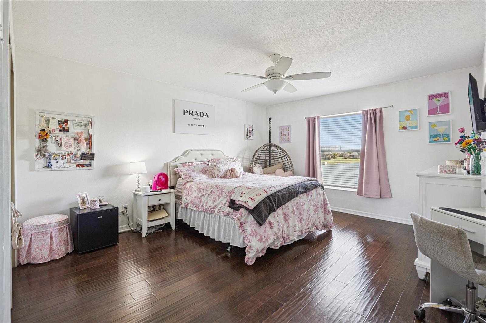 Image 33 of 82 For 2439 Balforn Tower Way