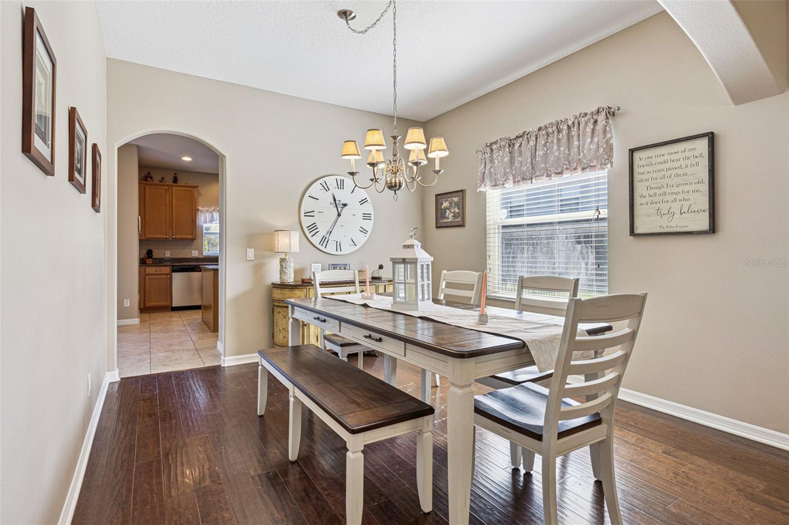 Image 9 of 82 For 2439 Balforn Tower Way