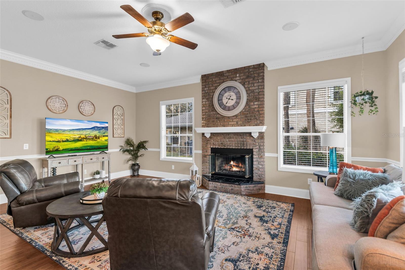 Image 11 of 82 For 1425 Riviera Drive