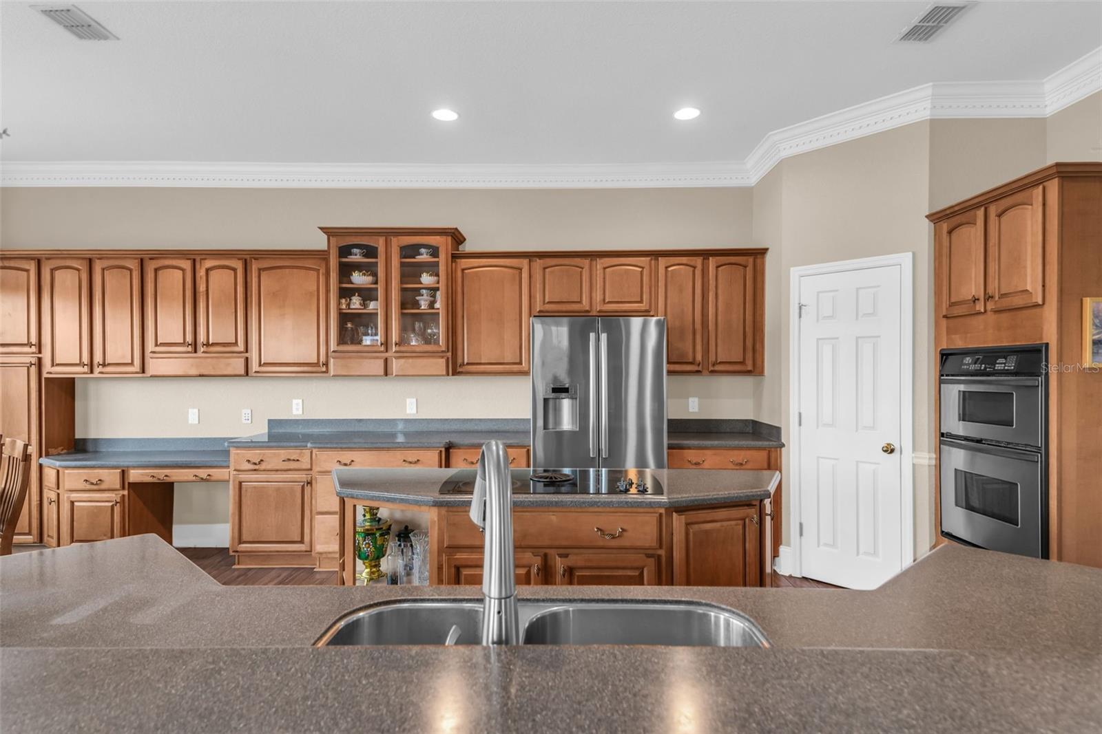 Image 14 of 82 For 1425 Riviera Drive