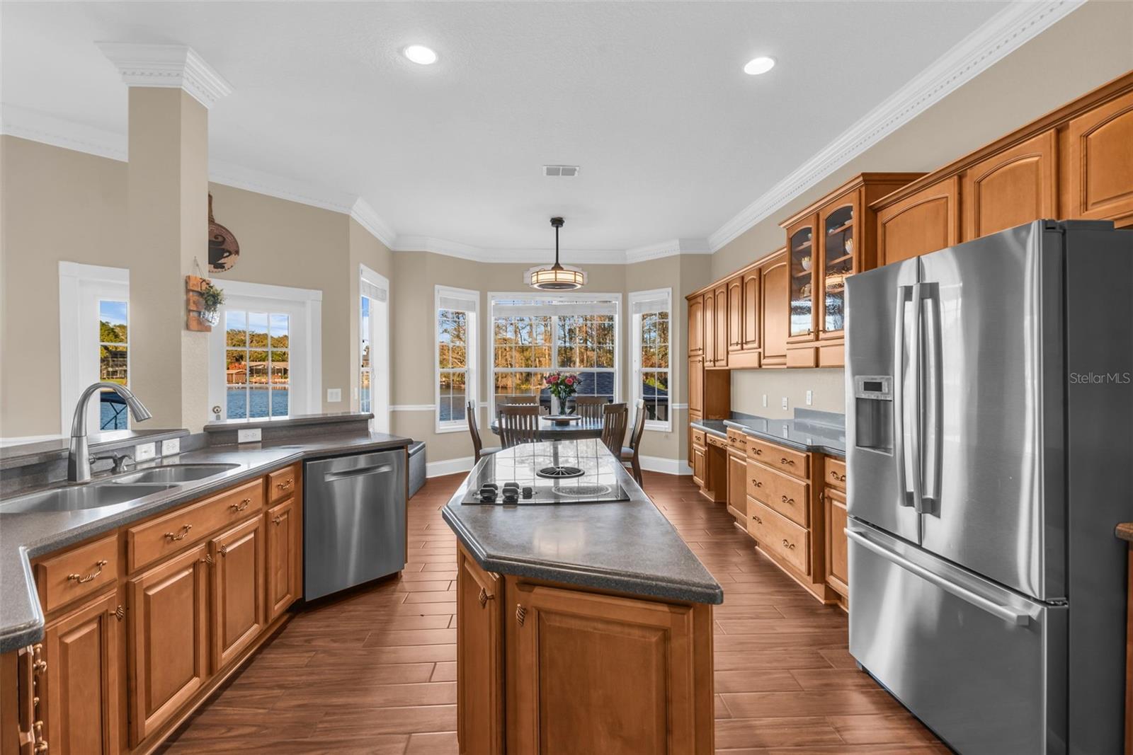 Image 16 of 82 For 1425 Riviera Drive