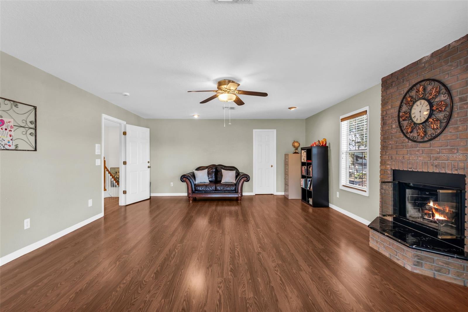 Image 28 of 82 For 1425 Riviera Drive