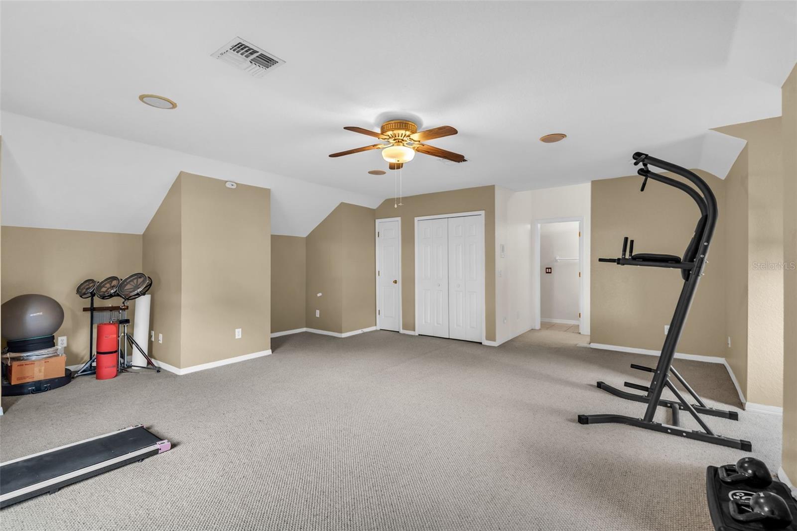 Image 33 of 82 For 1425 Riviera Drive