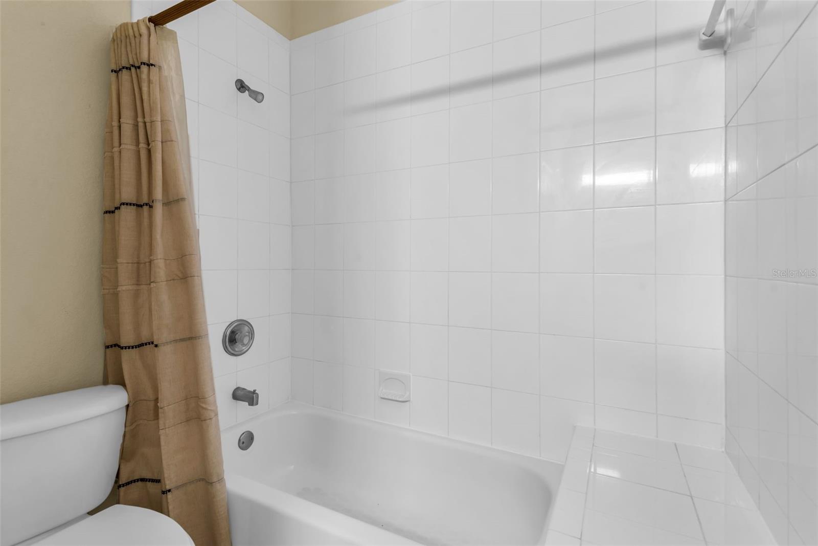 Image 35 of 82 For 1425 Riviera Drive