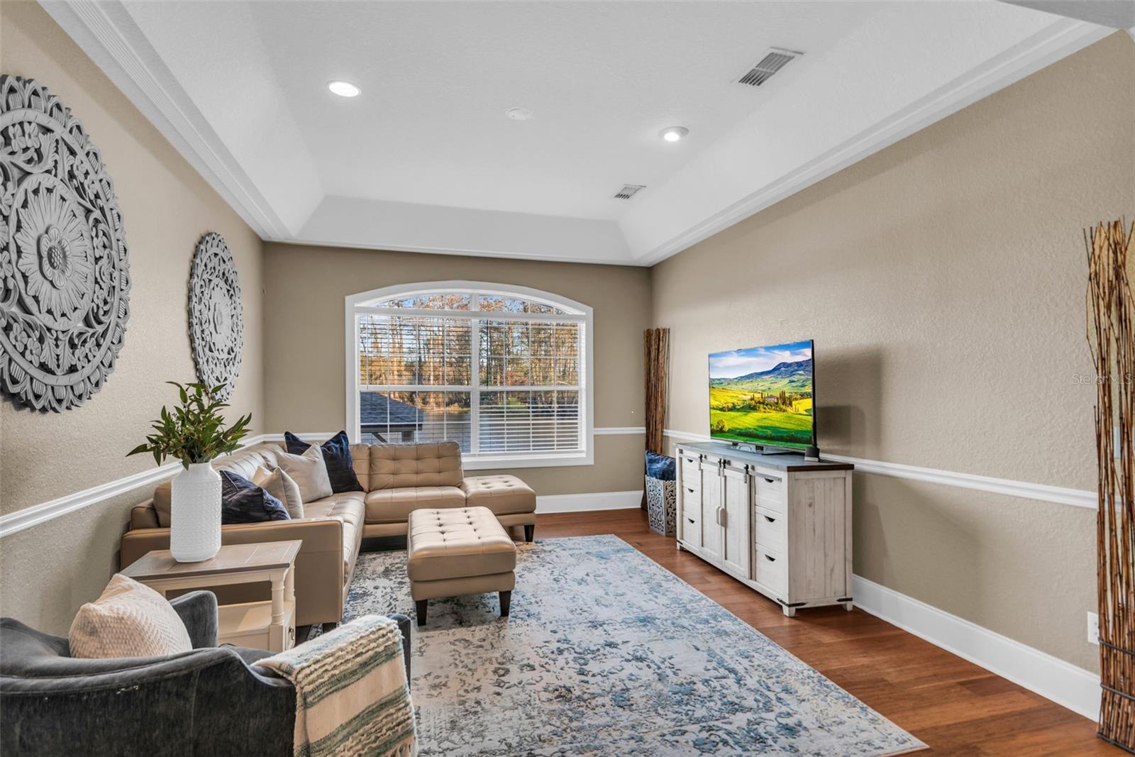 Image 4 of 82 For 1425 Riviera Drive