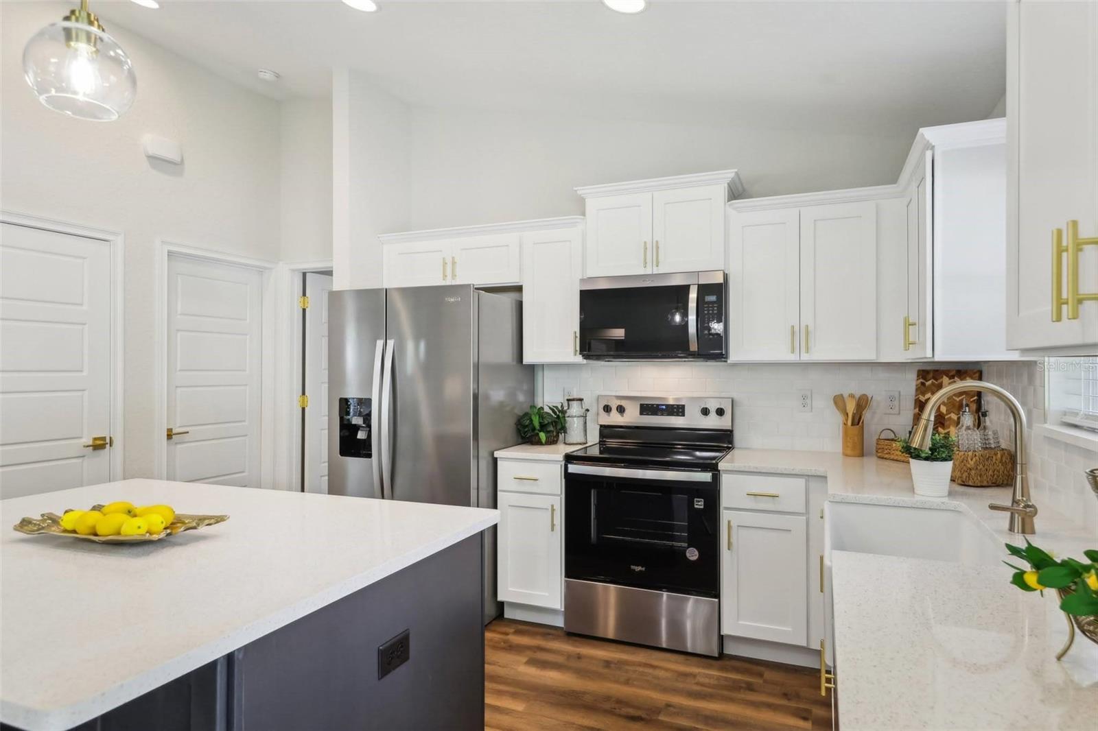 Image 14 of 53 For 411 Eridani Court